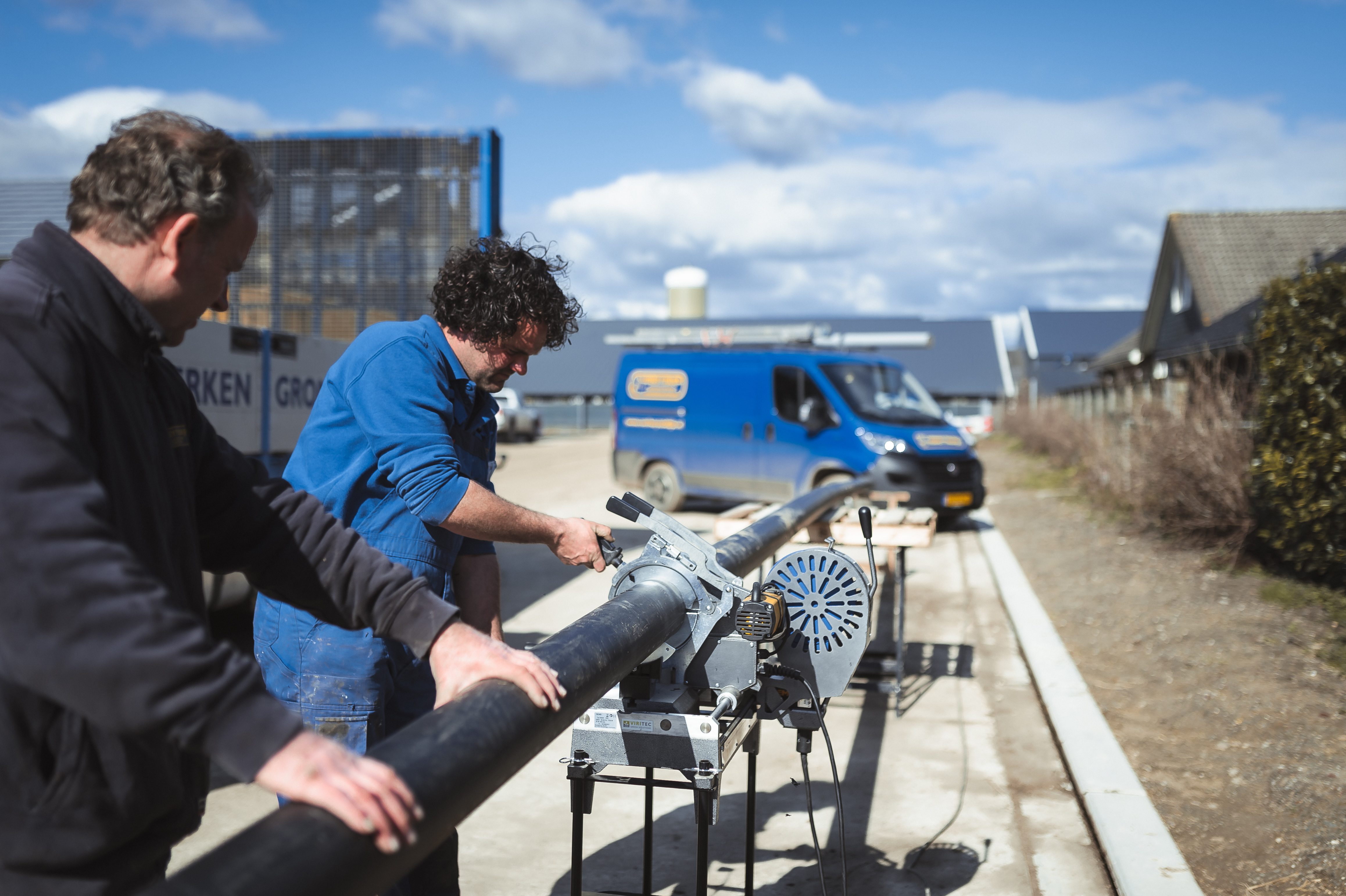 Aansluiten elektra tbv PV-panelen melkveebedrijf en leggen ondergrondse leidingen beregening​ (Steenderen)